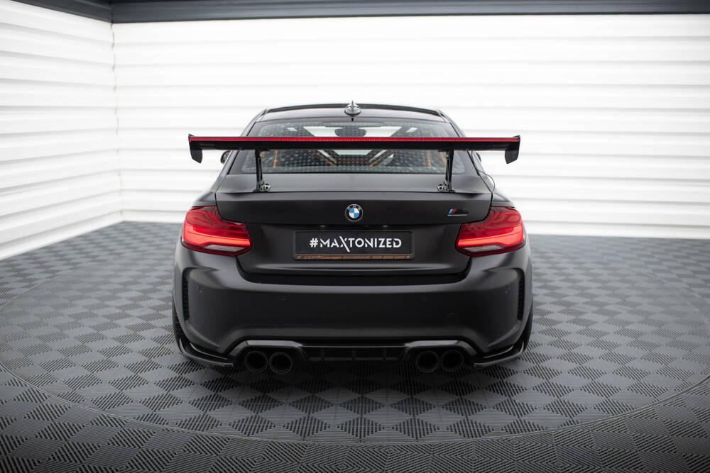 Carbon Heckspoiler mit LED Licht und Aufnahme außen für BMW M2 F87 von Maxton Design