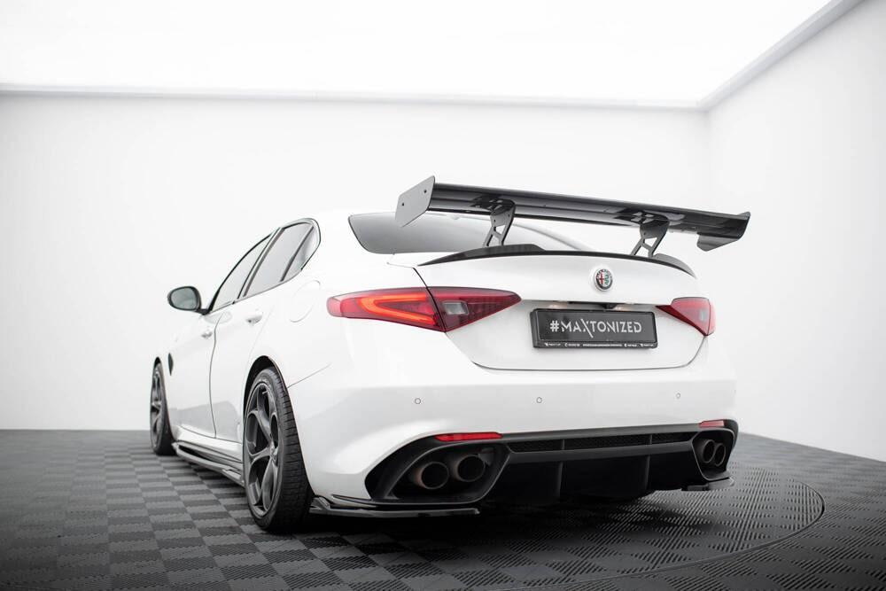 Carbon Heckspoiler für Alfa Romeo Giulia Quadrifoglio von Maxton Design