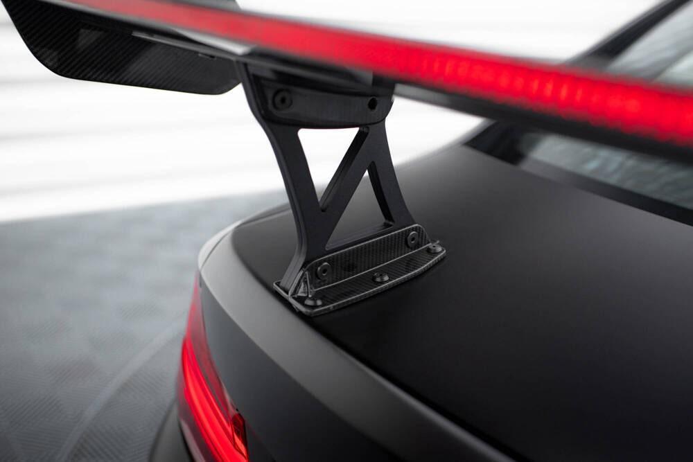 Carbon Heckspoiler mit LED Licht und Aufnahme außen für BMW M2 F87 von Maxton Design