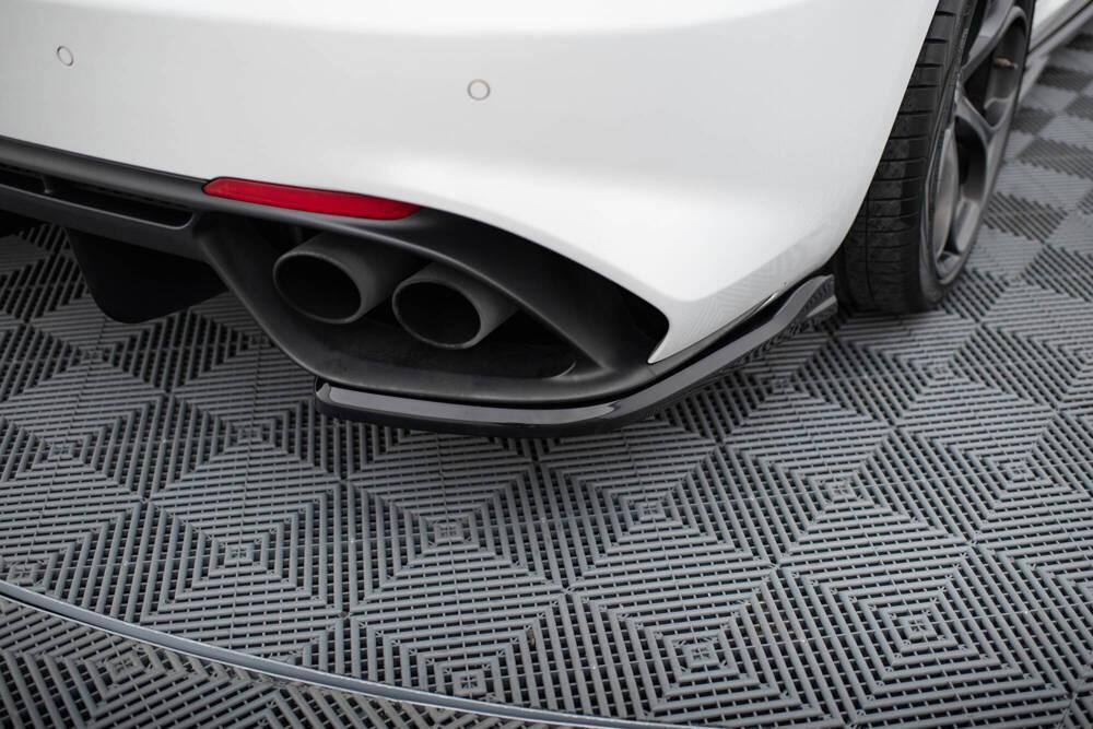 Seitliche Heck Diffusor Erweiterung für Alfa Romeo Giulia Quadrifoglio von Maxton Design