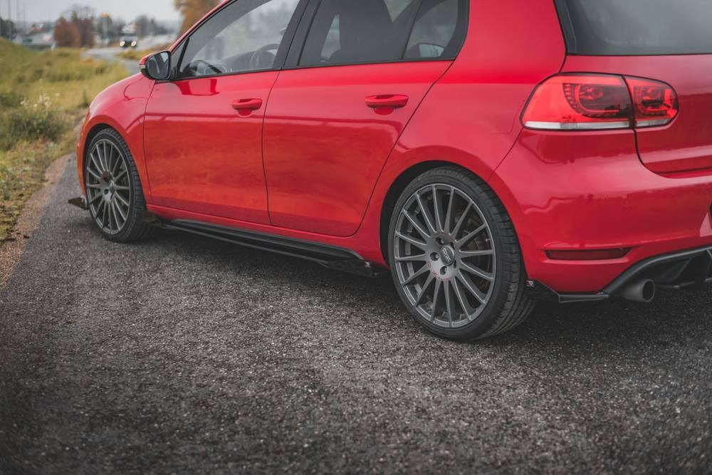 Seitenschweller Erweiterung Racing mit Flaps für VW Golf 6 GTI von Maxton Design